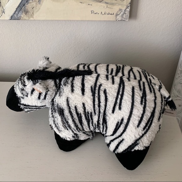 NWOT Zebra Pillow Pet - Picture 3 of 16